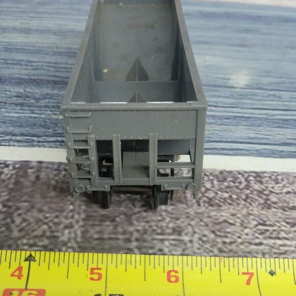 Vintage American Flyer S gauge plastic gravity hopper car #640 gray - Picture 7 of 12